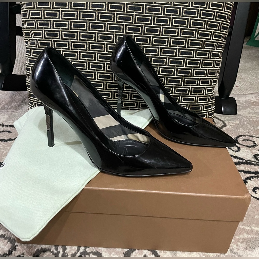 BURBERRY Black Patent Leather Signature Check Pumps Heels